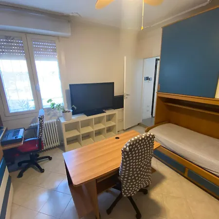 Renovated With Two Single Beds Lejlighed Milano