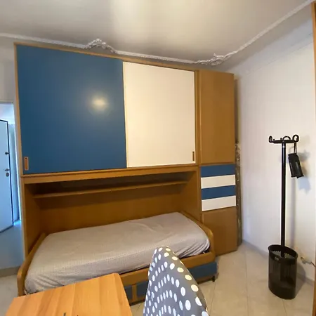 Renovated With Two Single Beds Milano