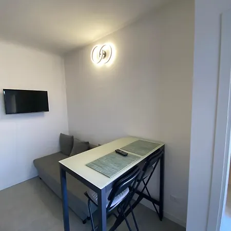 Renovated With Two Single Beds * Milano