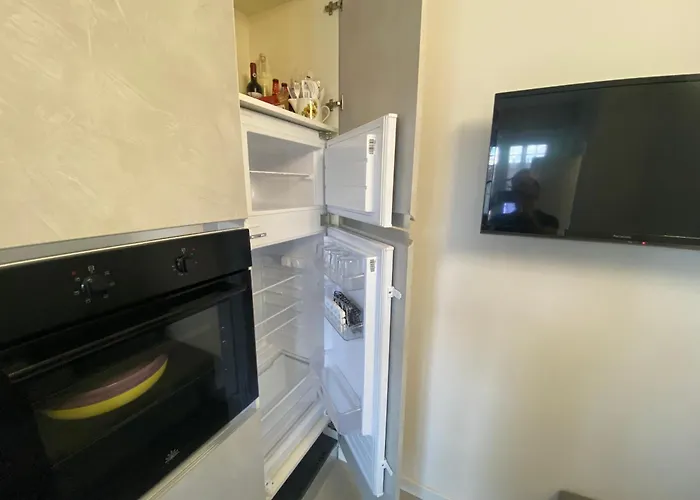 Apartment Renovated With Two Single Beds Milan