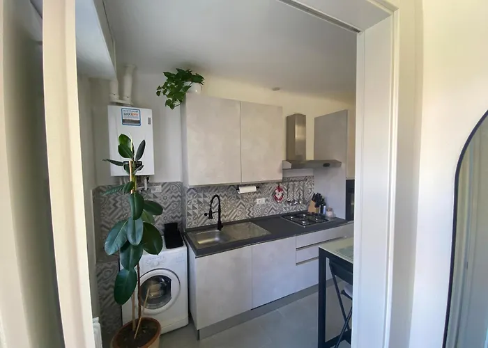 Renovated With Two Single Beds Apartment Milan